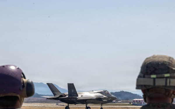 VMFA-242 takes to the skies out of Gwangju Air Base