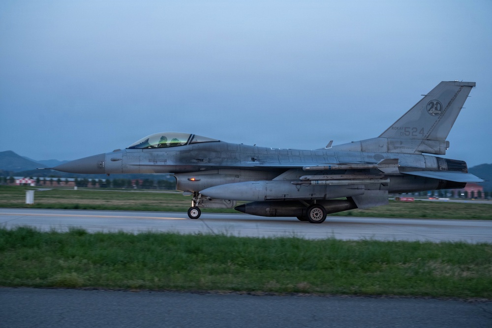 FF 26-1: ROKAF executes night sorties