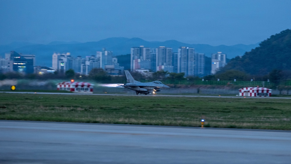 FF 26-1: ROKAF executes night sorties