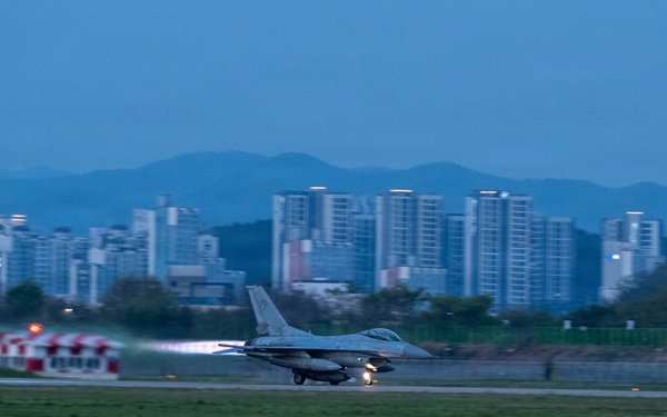 FF 26-1: ROKAF executes night sorties