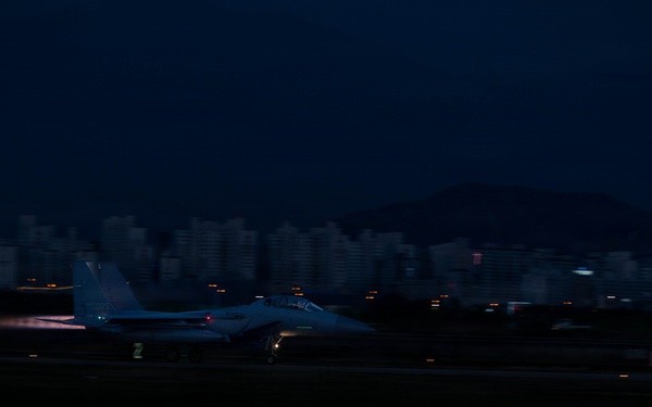 FF 26-1: ROKAF executes night sorties