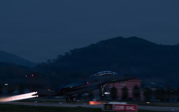 FF 26-1: ROKAF executes night sorties