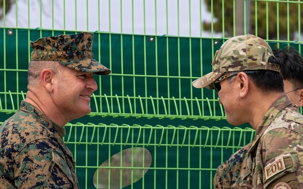 U.S. Marines and ROKAF train interoperability