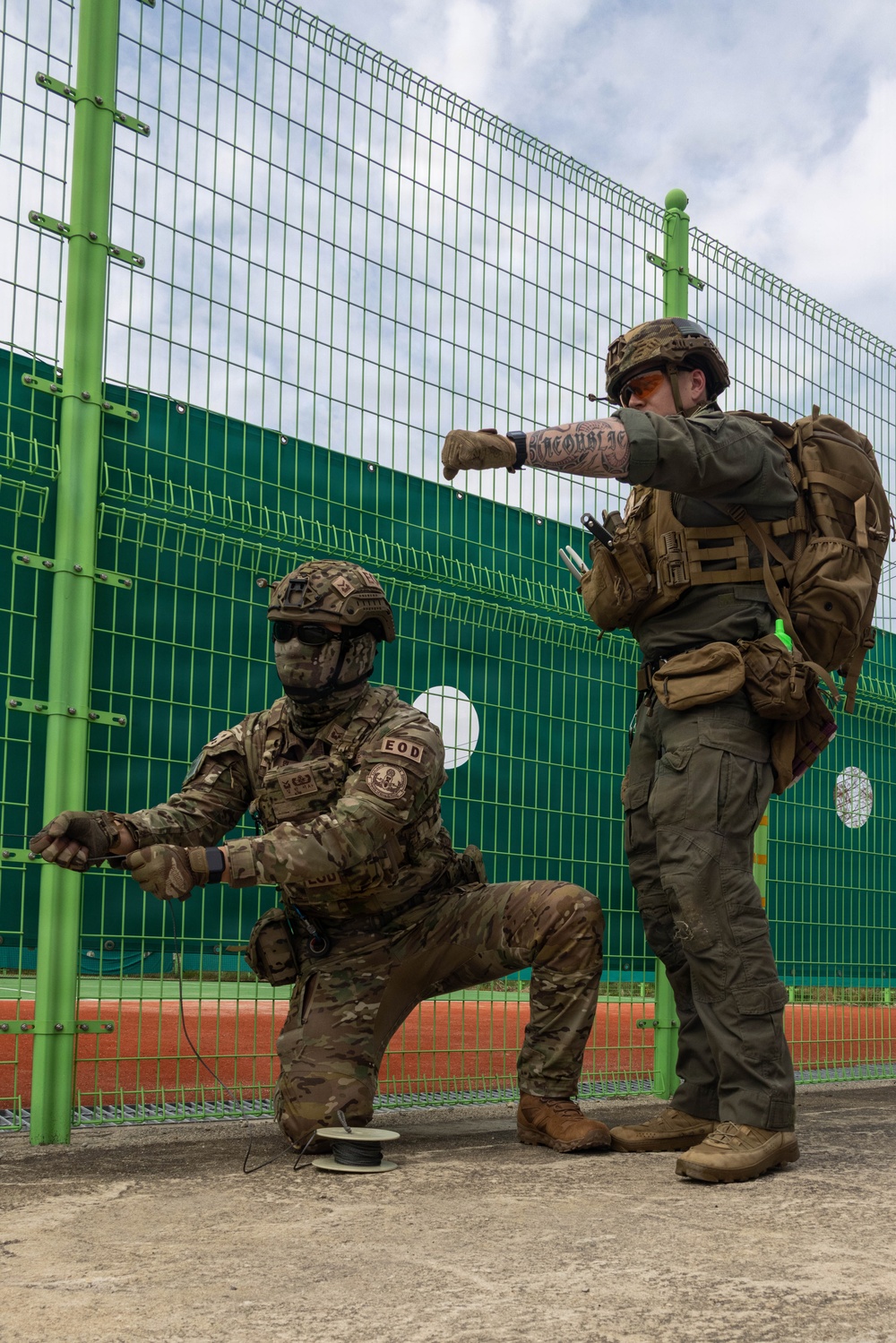 U.S. Marines and ROKAF train interoperability