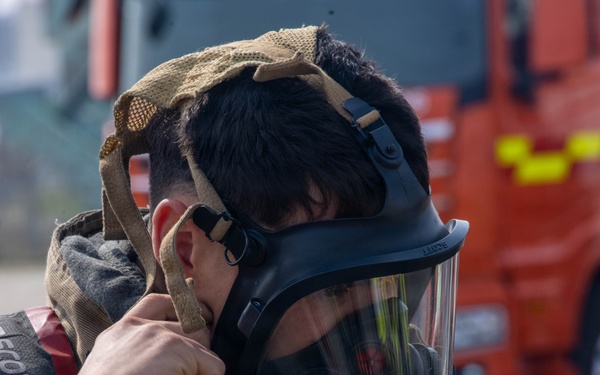 U.S. Marines partner with ROKAF for aircraft rescue training