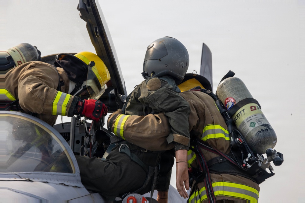 U.S. Marines partner with ROKAF for aircraft rescue training