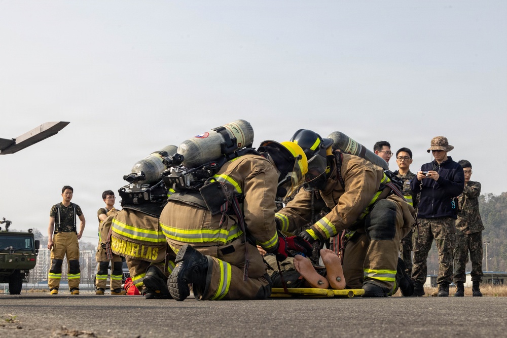 U.S. Marines partner with ROKAF for aircraft rescue training