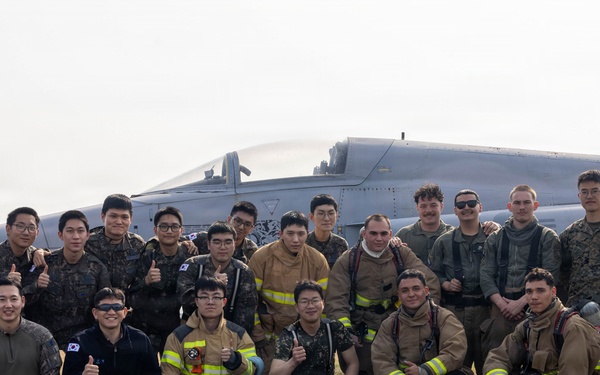 U.S. Marines partner with ROKAF for aircraft rescue training