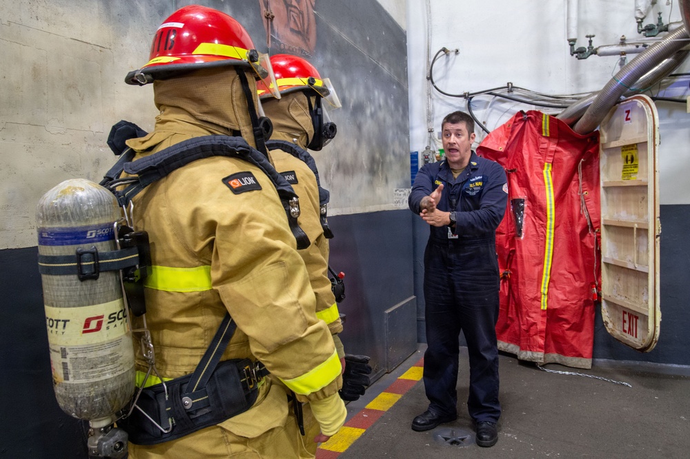 USS Ronald Reagan (CVN 76) Sailors Conduct U46C Damage Control Elite Firefighter Training