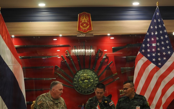 Washington National Guard leadership meets with Thailand's 11th Infantry Division Commander
