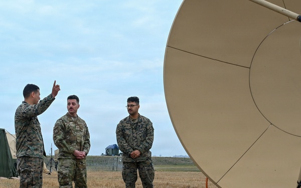 8th OSS weather flight immerses with U.S. Marine Corps follow-on forces