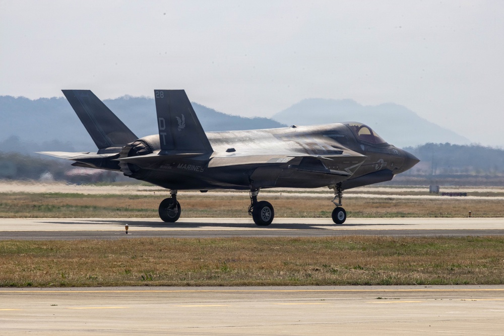 VMFA-242 trains with MWSS-171 during KMEP 26.1