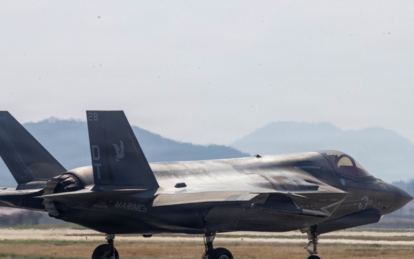 VMFA-242 trains with MWSS-171 during KMEP 26.1