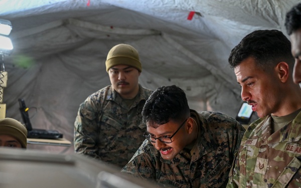 8th OSS weather flight immerses with U.S. Marine Corps follow-on forces