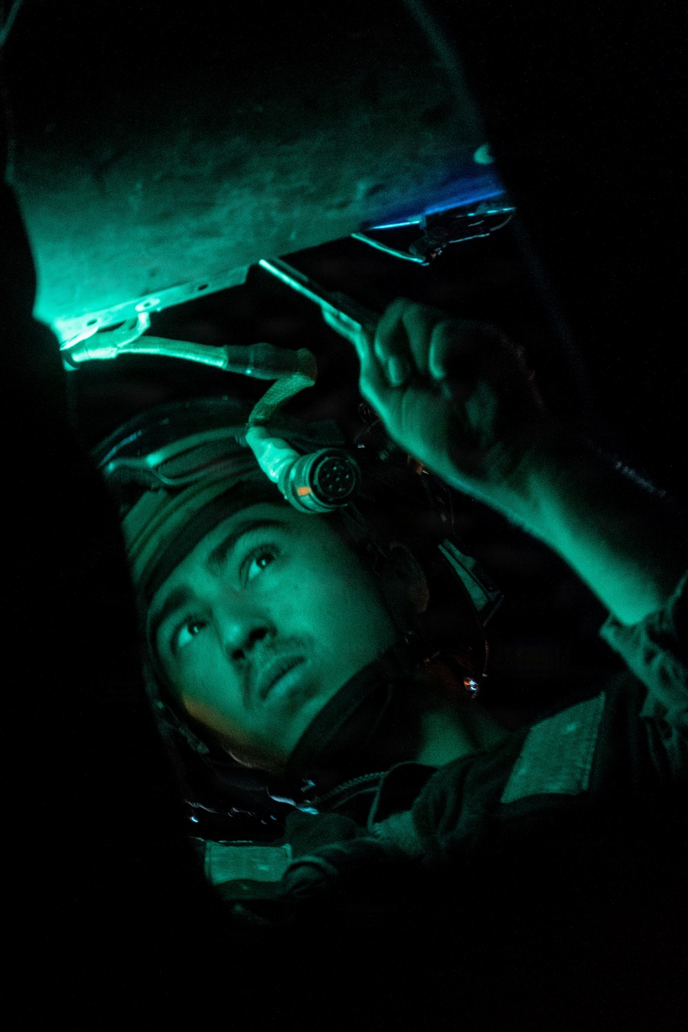 Boxer Marines Conduct Aircraft Maintenance