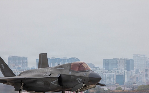 VMFA 242, VMFA-232 take to the skies above Gwangju Air Base