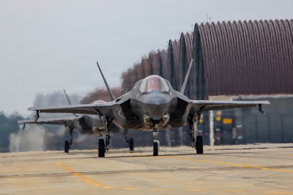 VMFA 242, VMFA-232 take to the skies above Gwangju Air Base