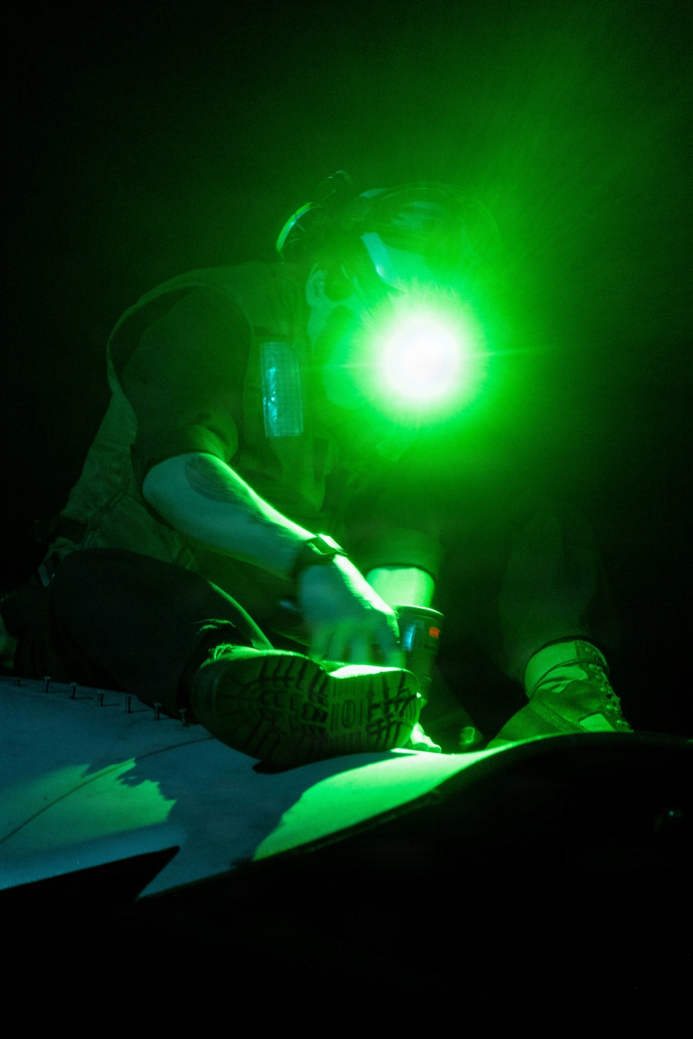 Boxer Marines Conduct Aircraft Maintenance