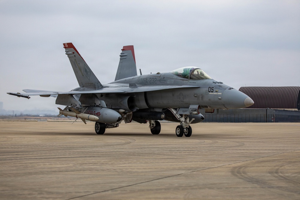VMFA 242, VMFA-232 take to the skies above Gwangju Air Base