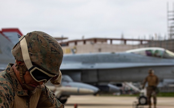 VMFA 242, VMFA-232 take to the skies above Gwangju Air Base