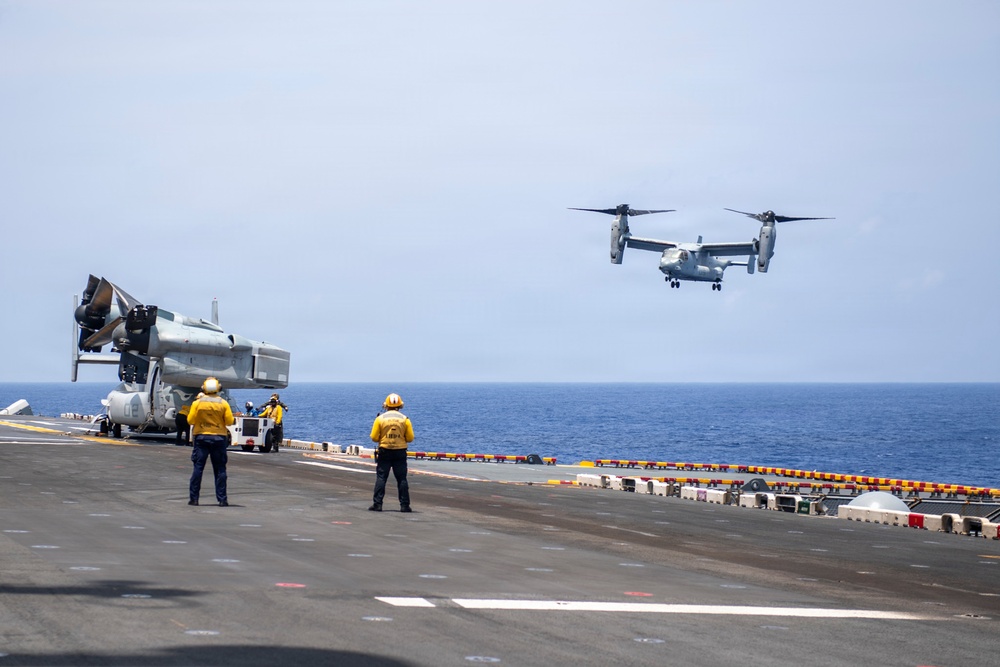 Boxer Sailors, 11th MEU Marines Conduct Flight Operations