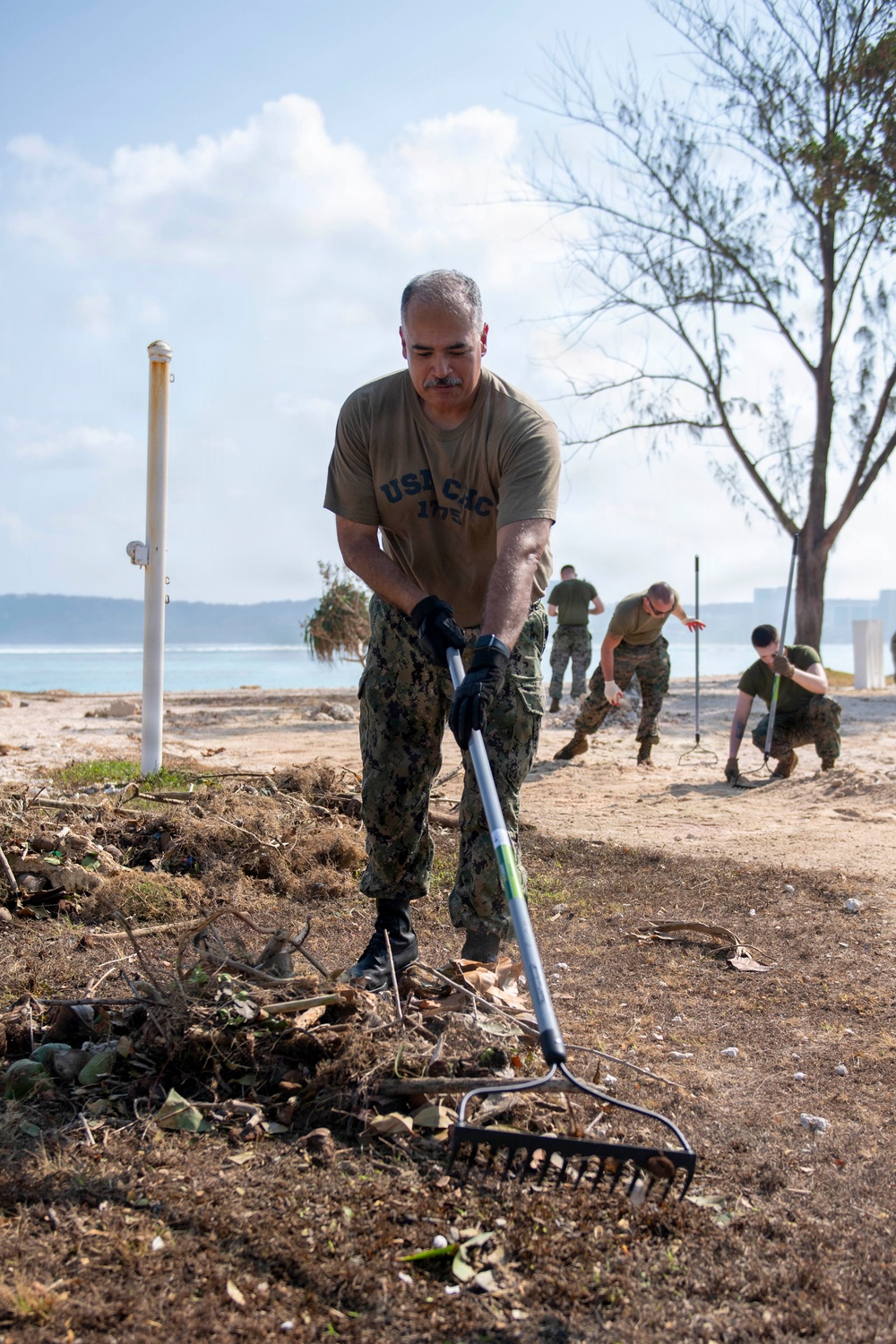 Boxer ARG Sailors, Marines Provide Humanitarian Aid