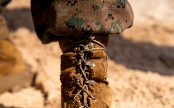 Boxer ARG Sailors, Marines Provide Humanitarian Aid