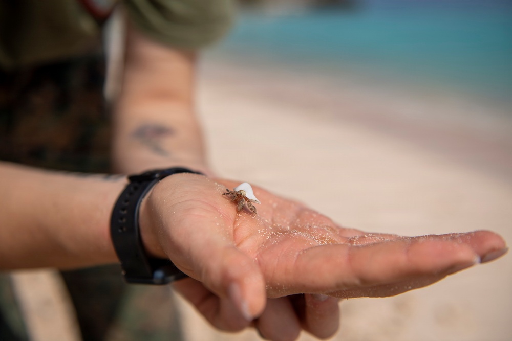 Boxer ARG Sailors, Marines Provide Humanitarian Aid