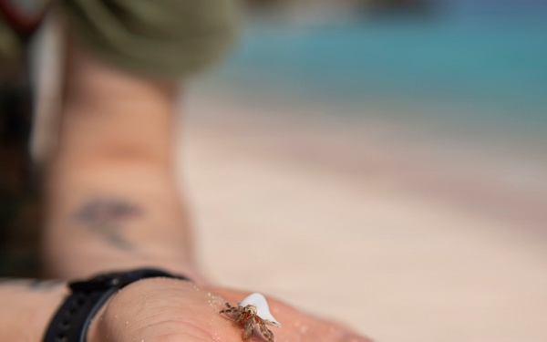 Boxer ARG Sailors, Marines Provide Humanitarian Aid