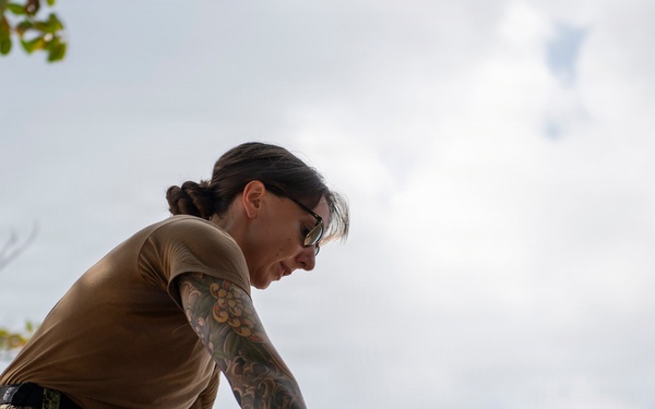 Boxer ARG Sailors, Marines Provide Humanitarian Aid