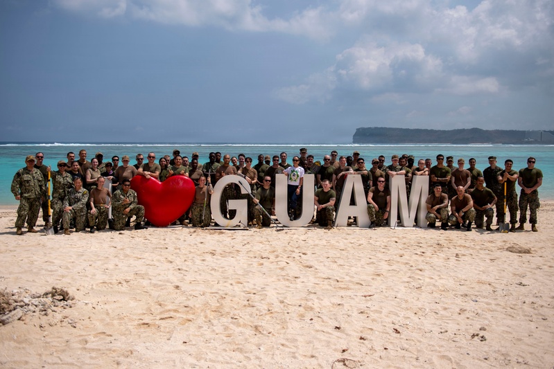 Boxer ARG Sailors, Marines Provide Humanitarian Aid