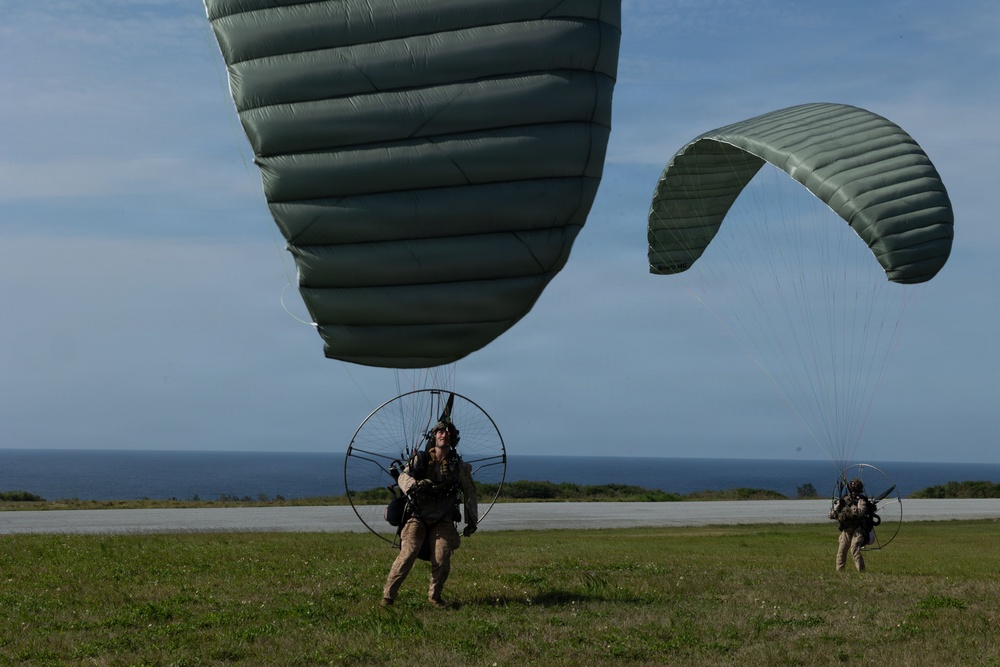 3rd Reconnaissance Battalion conducts Parachute Operations