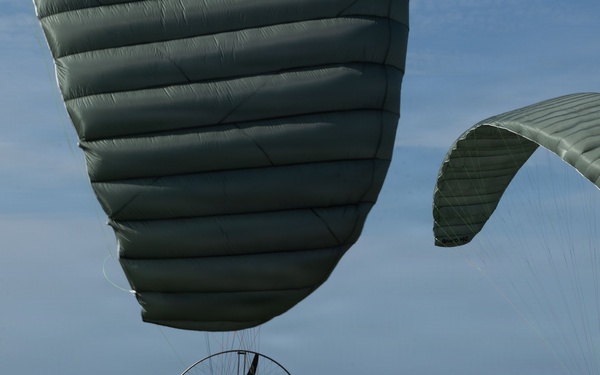 3rd Reconnaissance Battalion conducts Parachute Operations