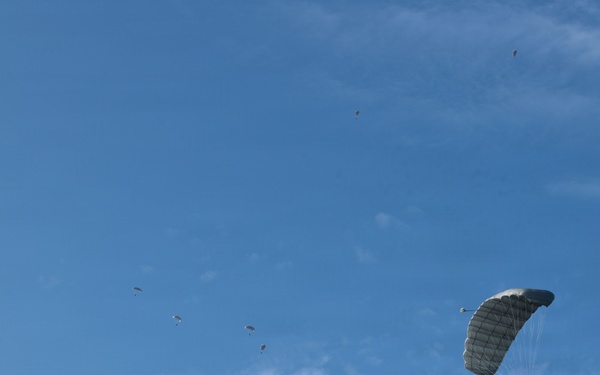 3rd Reconnaissance Battalion conducts Parachute Operations