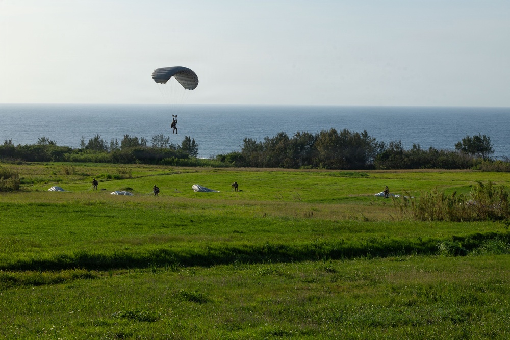 3rd Reconnaissance Battalion conducts Parachute Operations