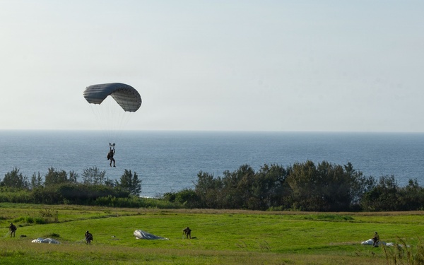 3rd Reconnaissance Battalion conducts Parachute Operations