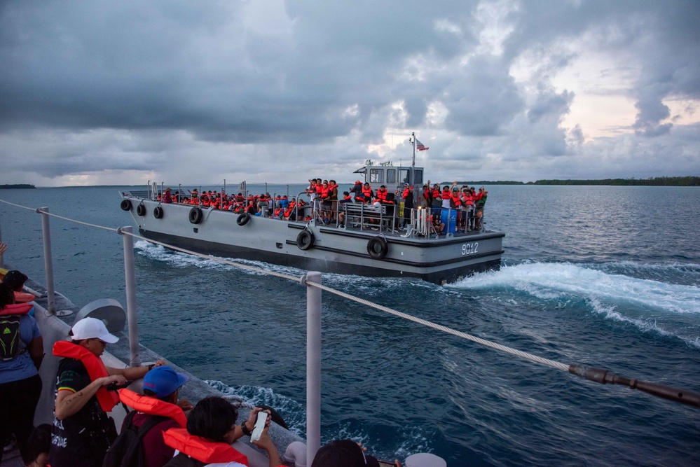 Service members and Civilians Participate in the Bataan Memorial Death March