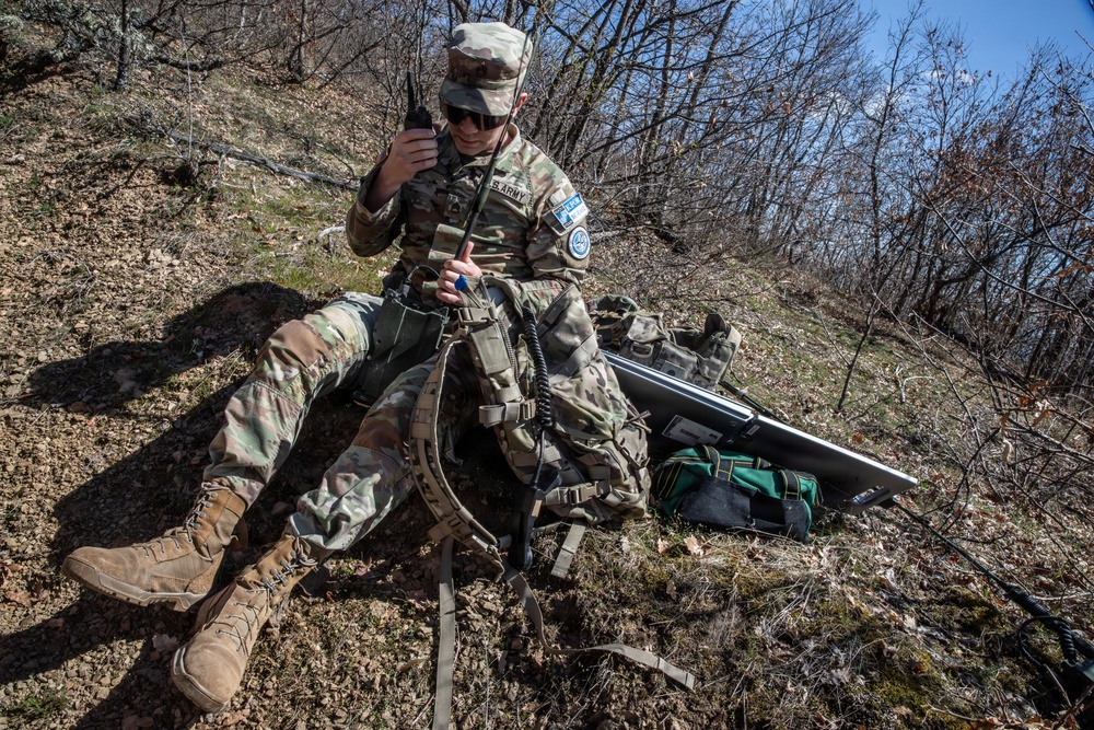 KFOR units synchronize efforts during medevac hoist training