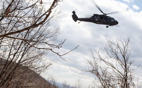 KFOR units synchronize efforts during medevac hoist training