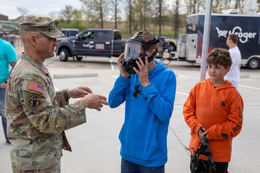 Missouri National Guard celebrates military children during family day event