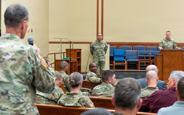 MSCoE and Fort Leonard Wood command team addresses continued transformation at town hall