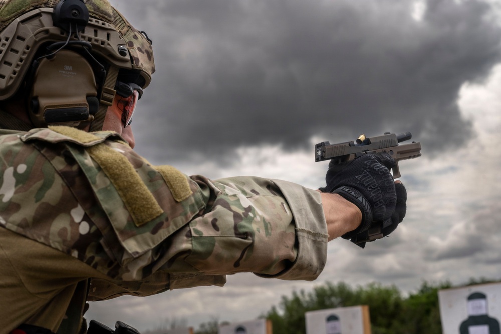 TACP Airmen go through Weapons Training and Qualifications