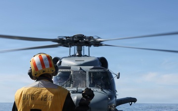 USS Carl M. Levin conducts flight operations