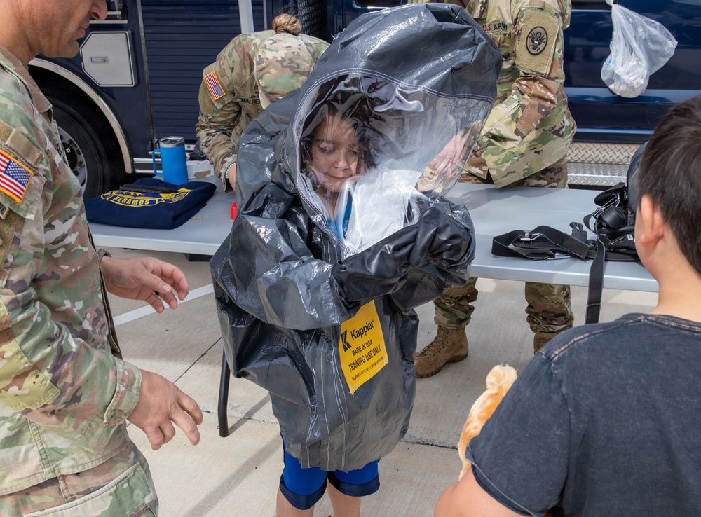Missouri National Guard celebrates military children during family day event