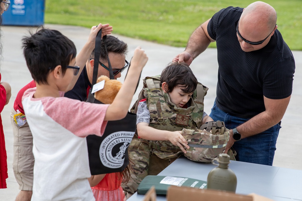 Missouri National Guard celebrates military children during family day event