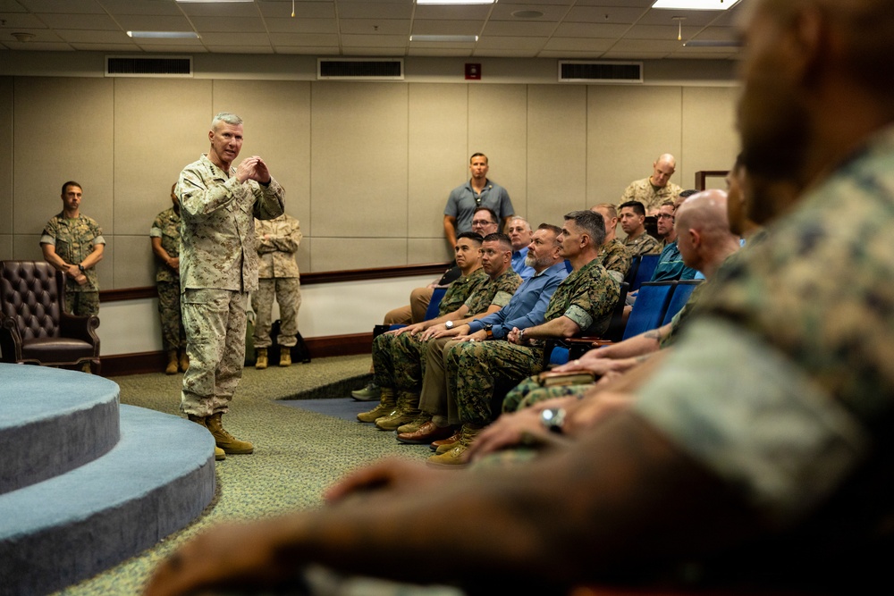 DVIDS - Images - The Commandant, Gen. Eric M. Smith visits USSOCOM and ...