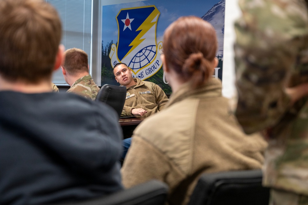 Central Washington University Air Force ROTC Cadets Visit Team McChord