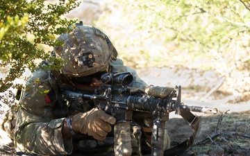 1st Armored Division CAB and 3rd ABCT conduct exfil training