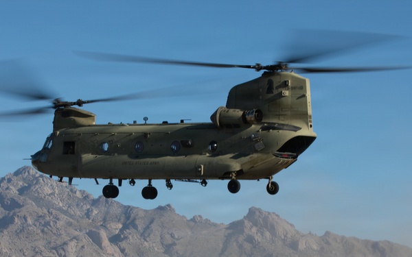 1st Armored Division CAB and 3rd ABCT conduct exfil training