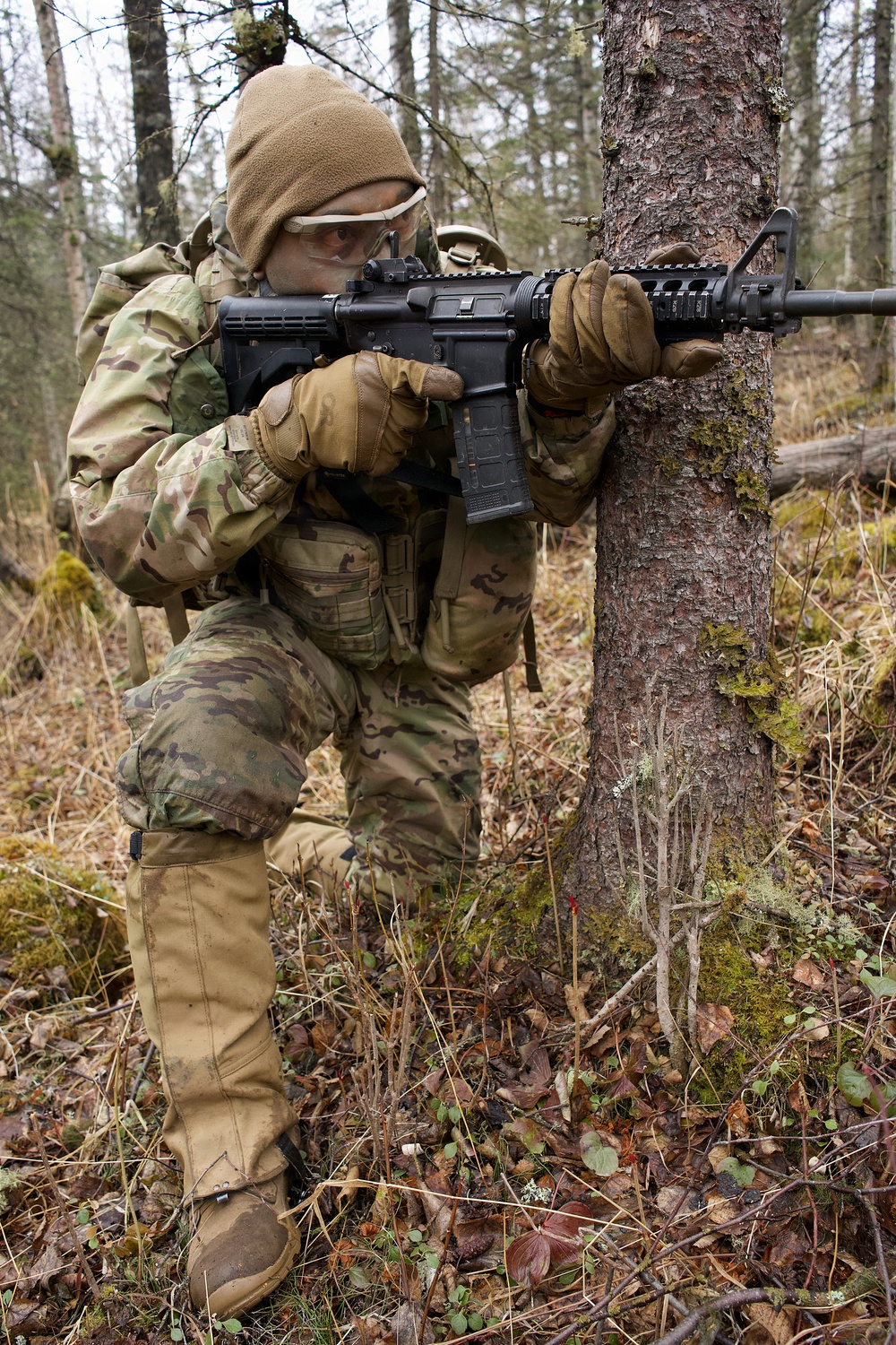 University of Alaska Army ROTC cadets train at Alcantra Armory